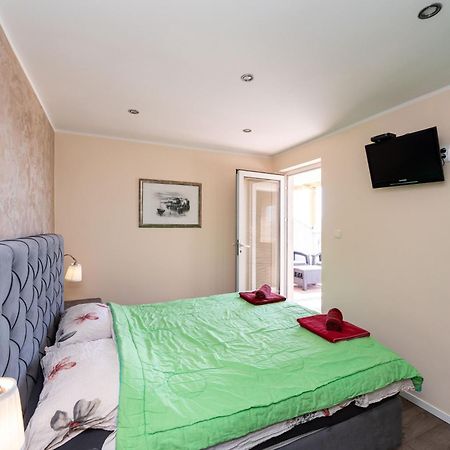 Apartments Bracic Spa Sukošan Buitenkant foto